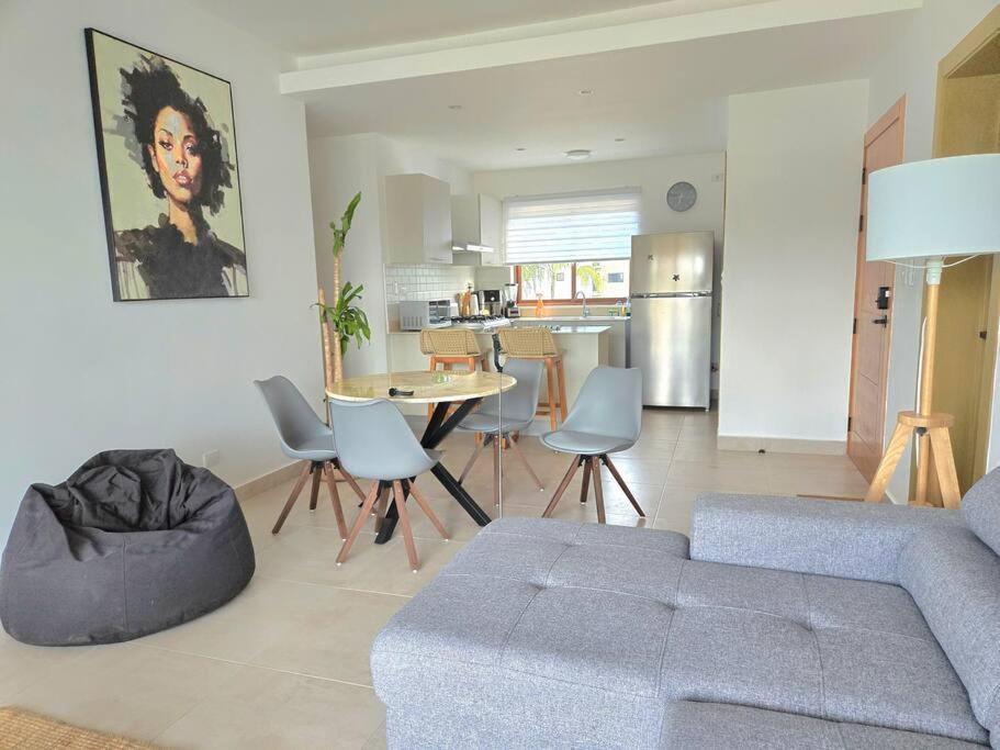 Apartamento Moderno, Luminoso, Piscina, Playa Cerca *