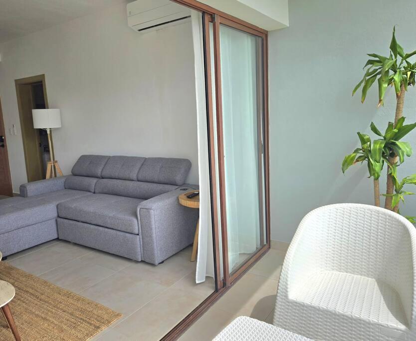 Moderno, Luminoso, Piscina, Playa Cerca Apartamento
