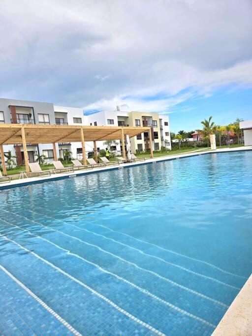 Apartamento Moderno, Luminoso, Piscina, Playa Cerca