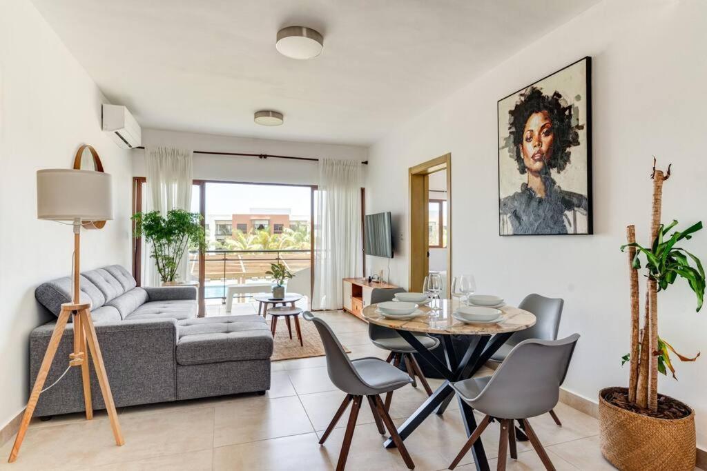 Apartamento Moderno, Luminoso, Piscina, Playa Cerca *