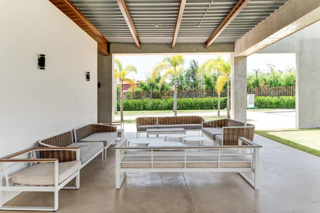 Apartamento Moderno, Luminoso, Piscina, Playa Cerca Punta Cana