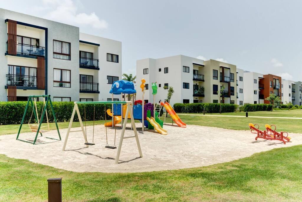 Moderno, Luminoso, Piscina, Playa Cerca Apartamento Punta Cana