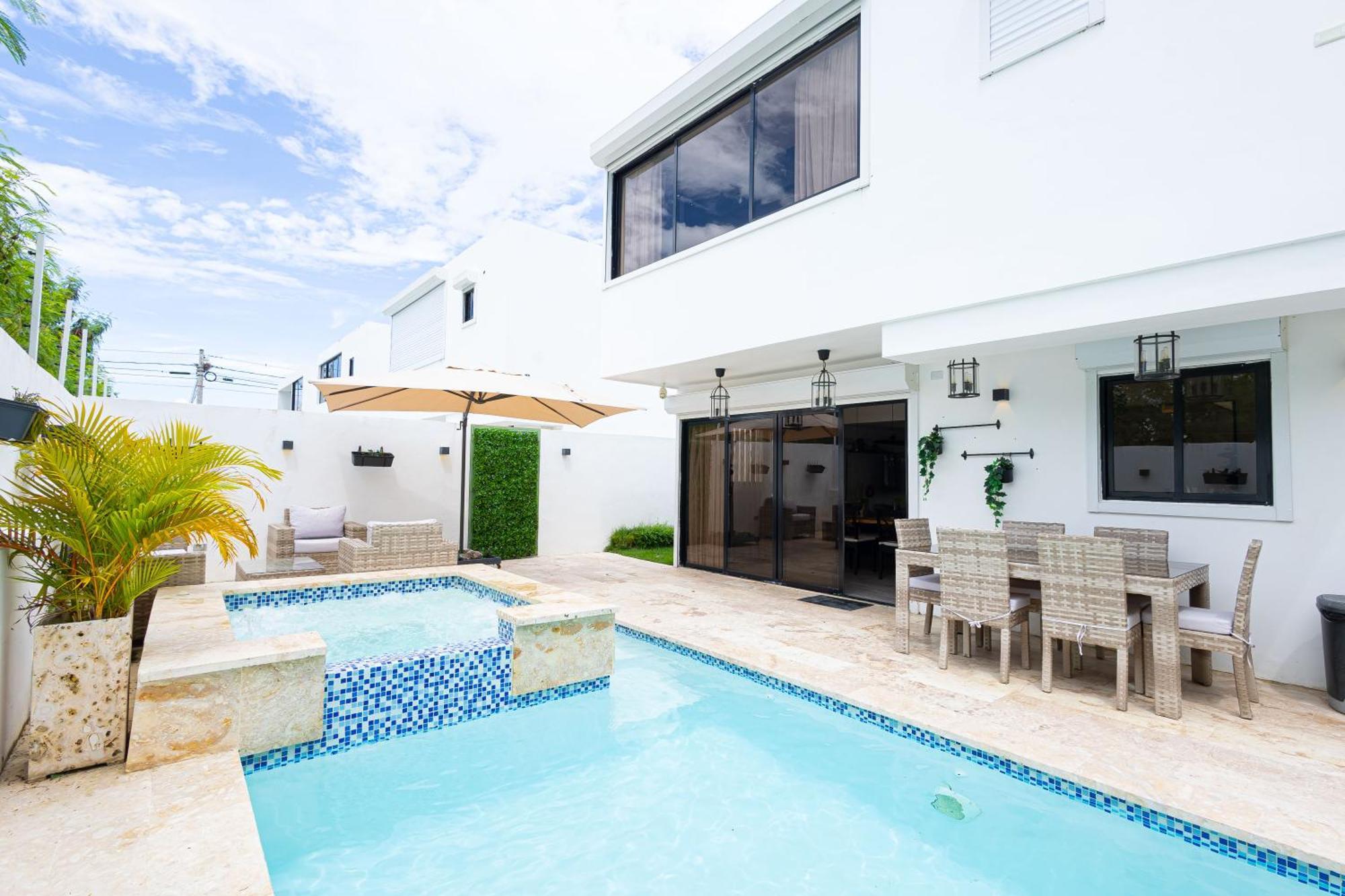 Lujosa Downtown Punta Cana, 3h, 3b C/piscina Villa