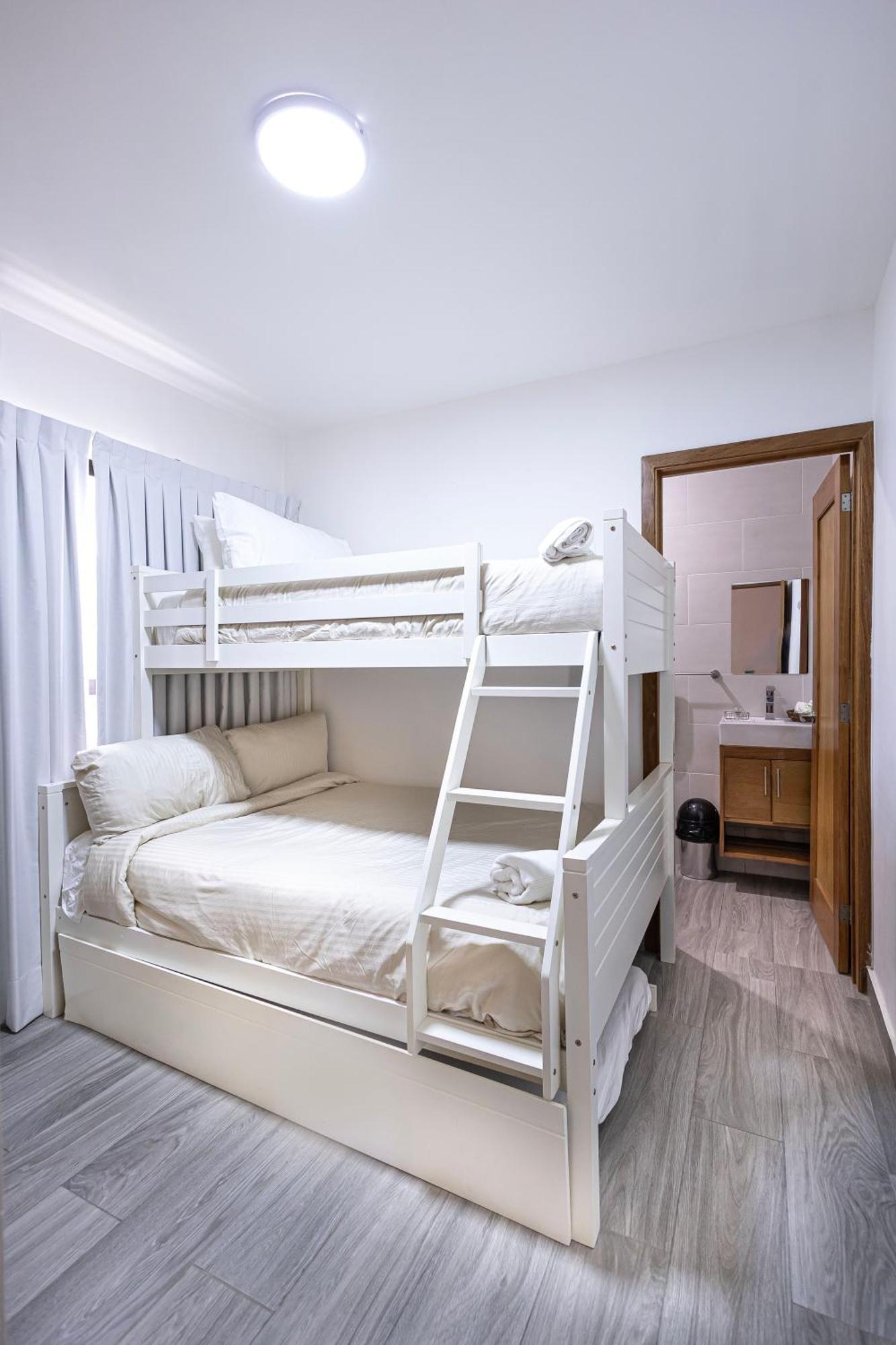 Villa Lujosa Downtown Punta Cana, 3h, 3b C/piscina Punta Cana