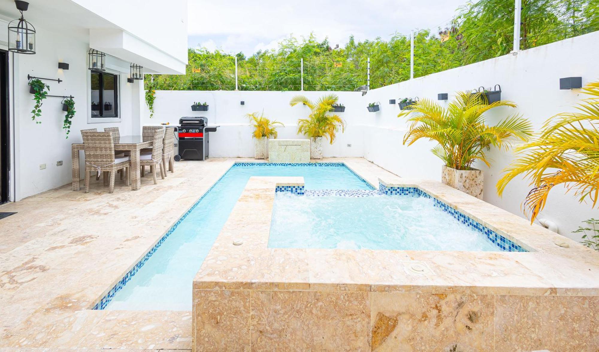 Lujosa Downtown Punta Cana, 3h, 3b C/piscina Villa