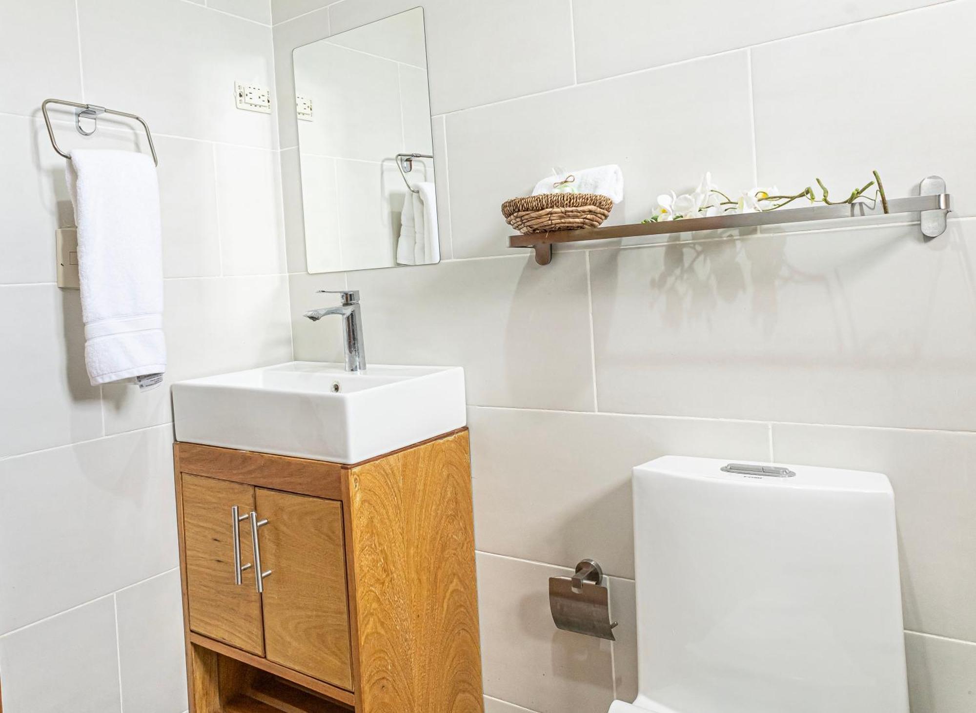 Villa Lujosa Downtown Punta Cana, 3h, 3b C/piscina *