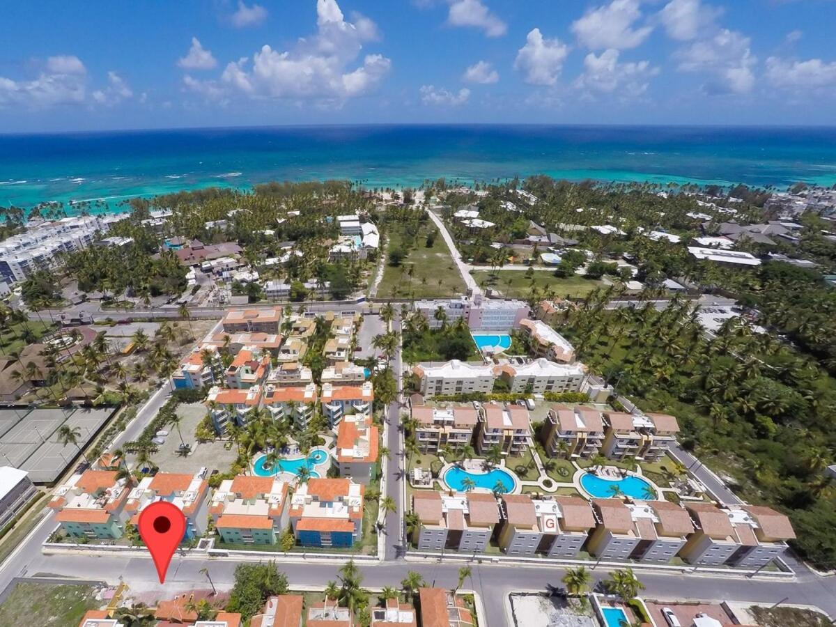 Backyard, Pool View, Walk To Beach, Dining, Shops Apartamento Punta Cana
