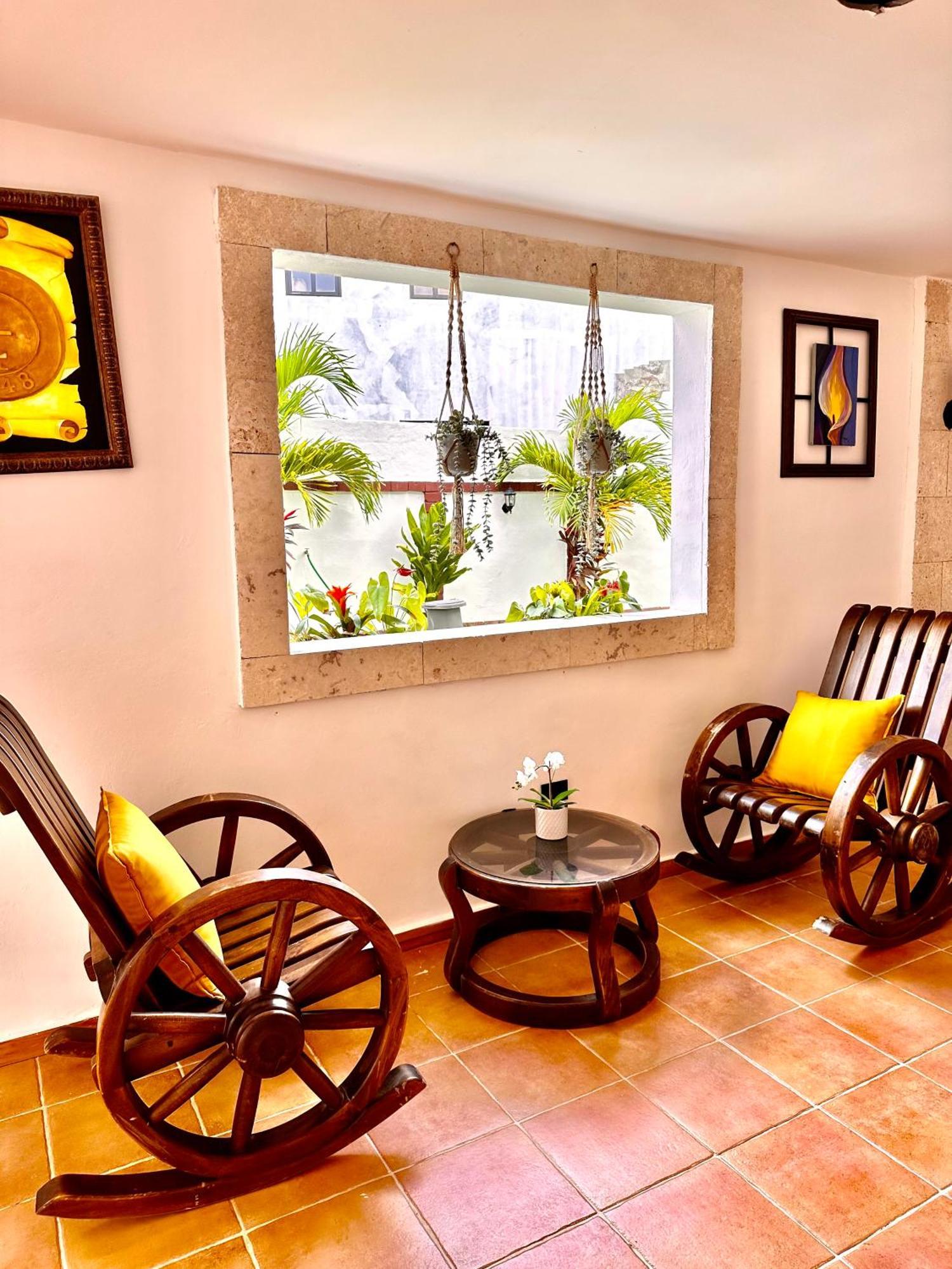 Noe #11 King Bedroom In The Heart Of