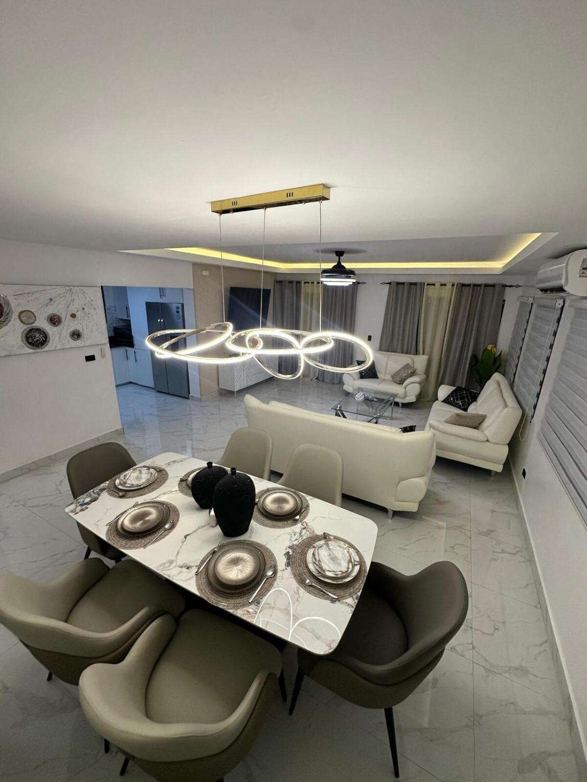 4 Bed Private Pool 5min To