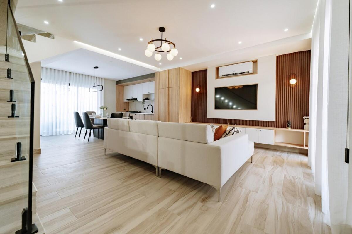 Villa Luxurious In Downtown With Picuzzi Punta Cana