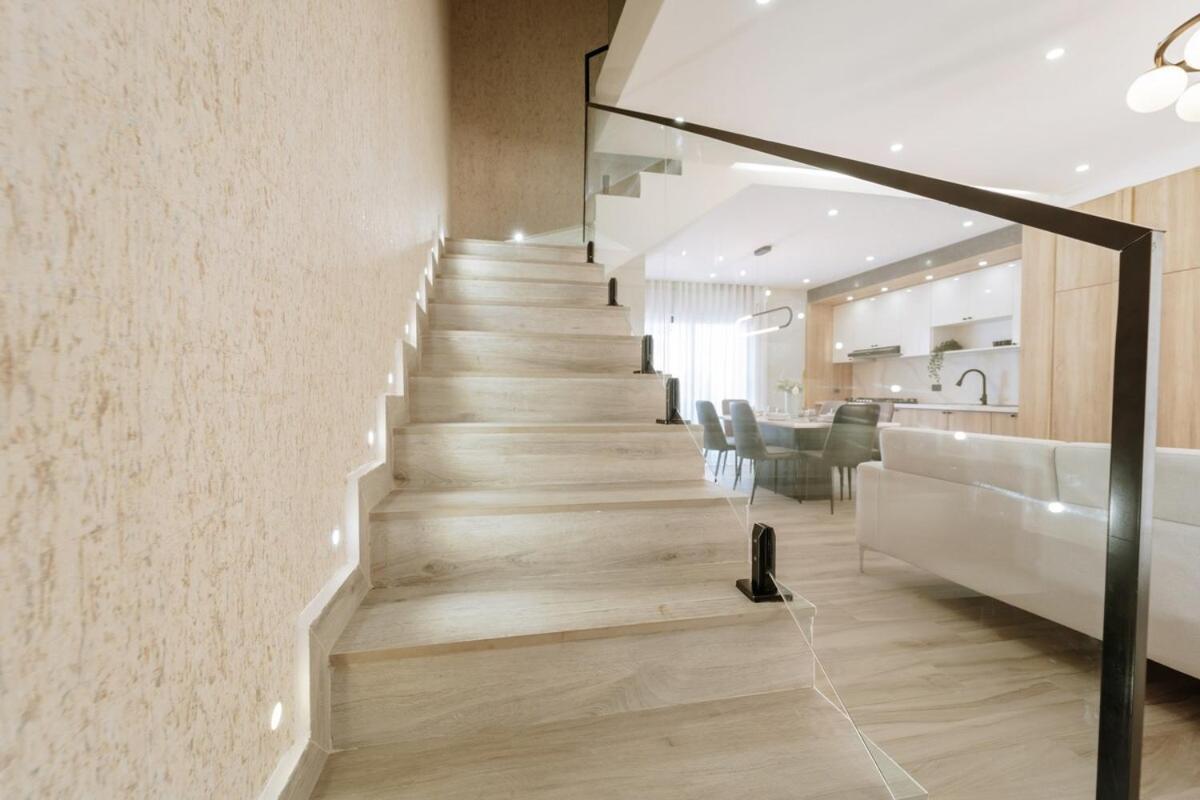 Villa Luxurious In Downtown With Picuzzi
