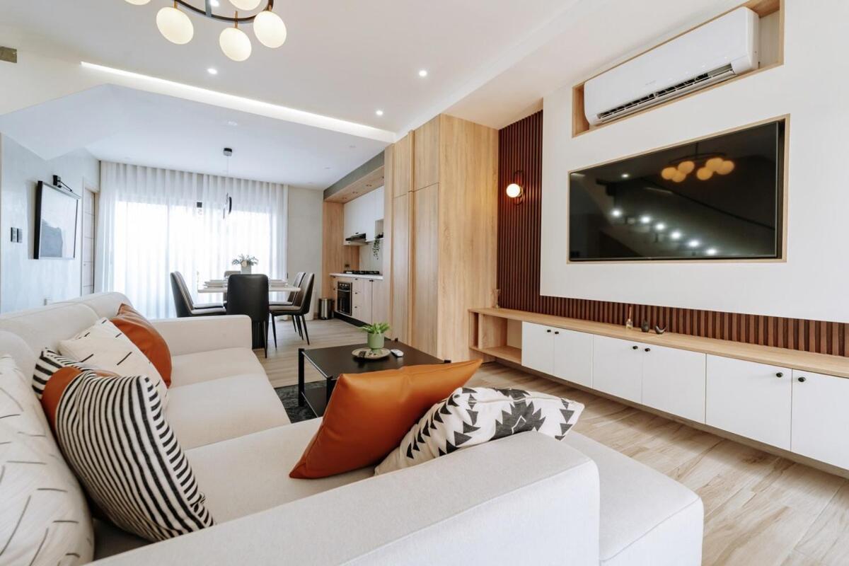 Villa Luxurious In Downtown With Picuzzi