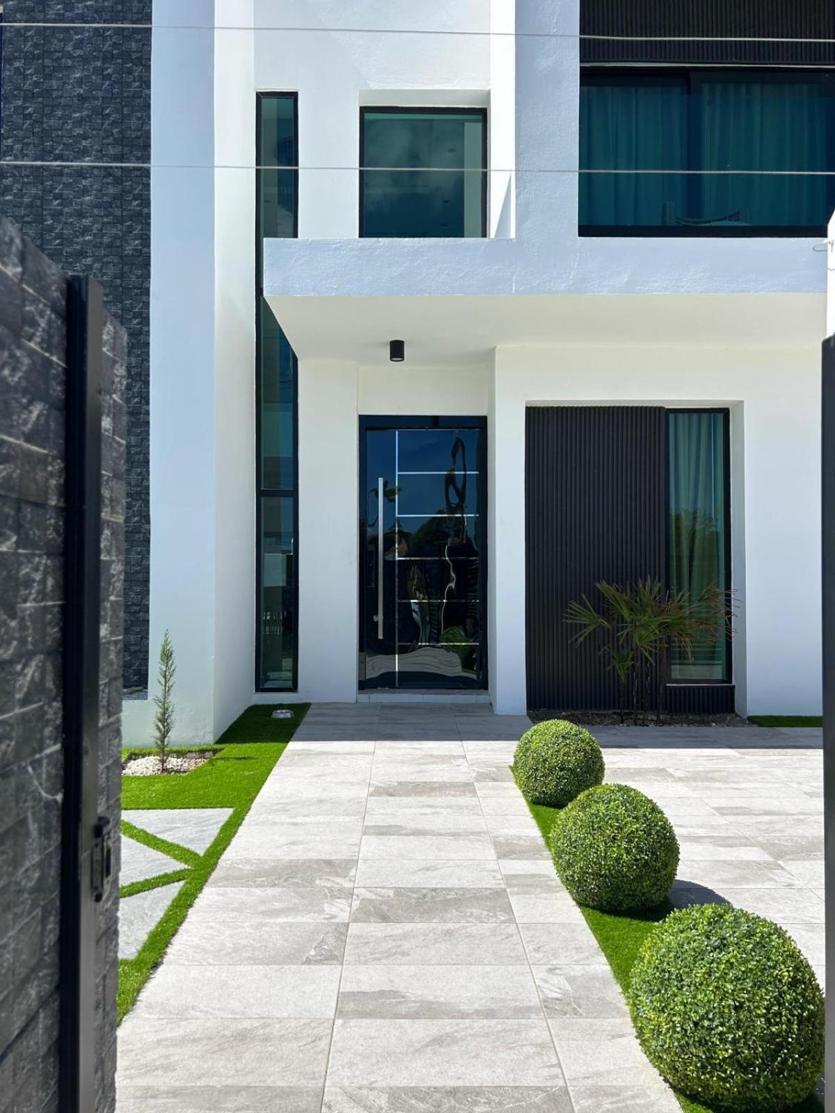 Villa Paraiso *