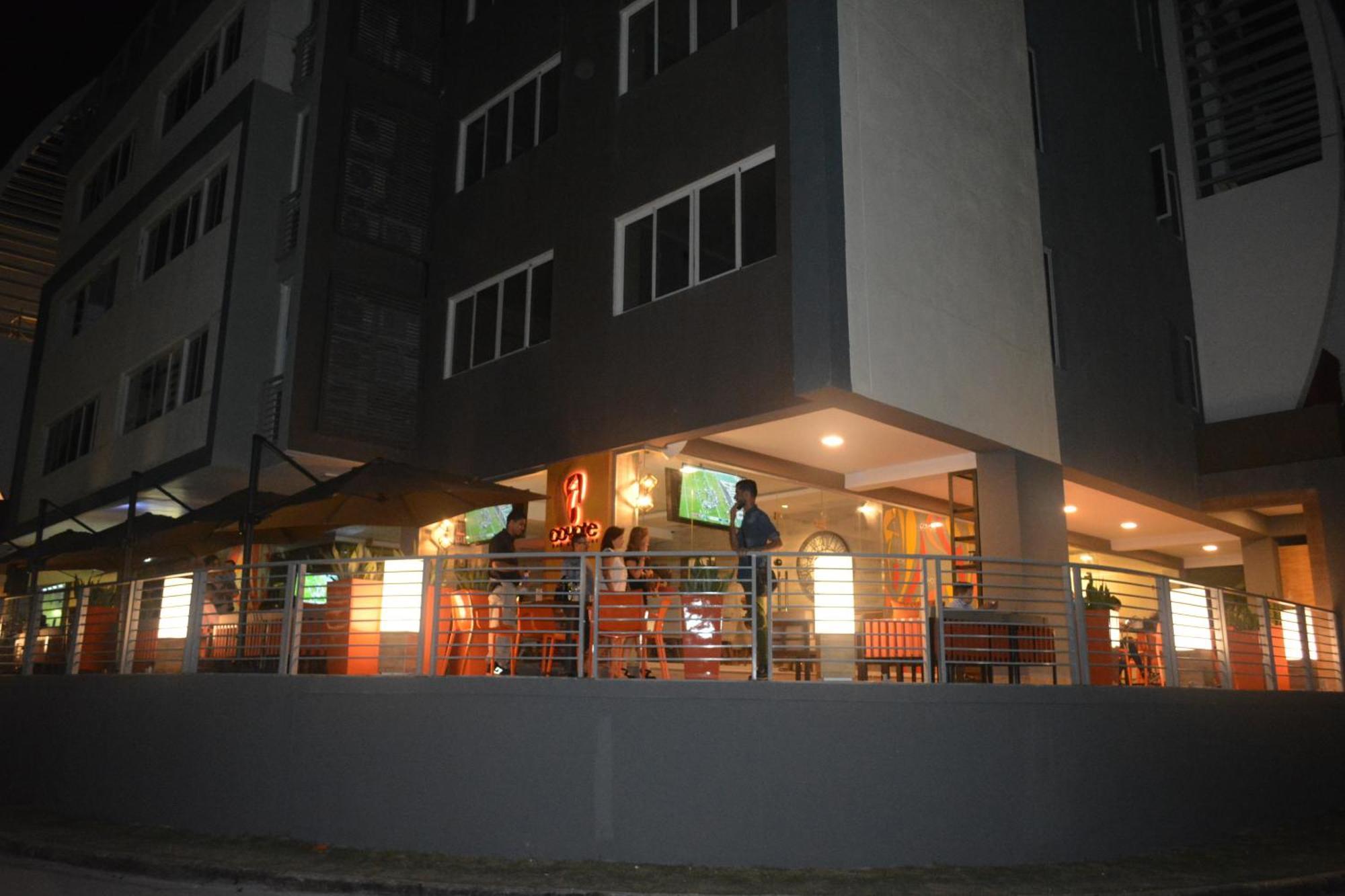 Ducassi Rooftop Pool - Club And