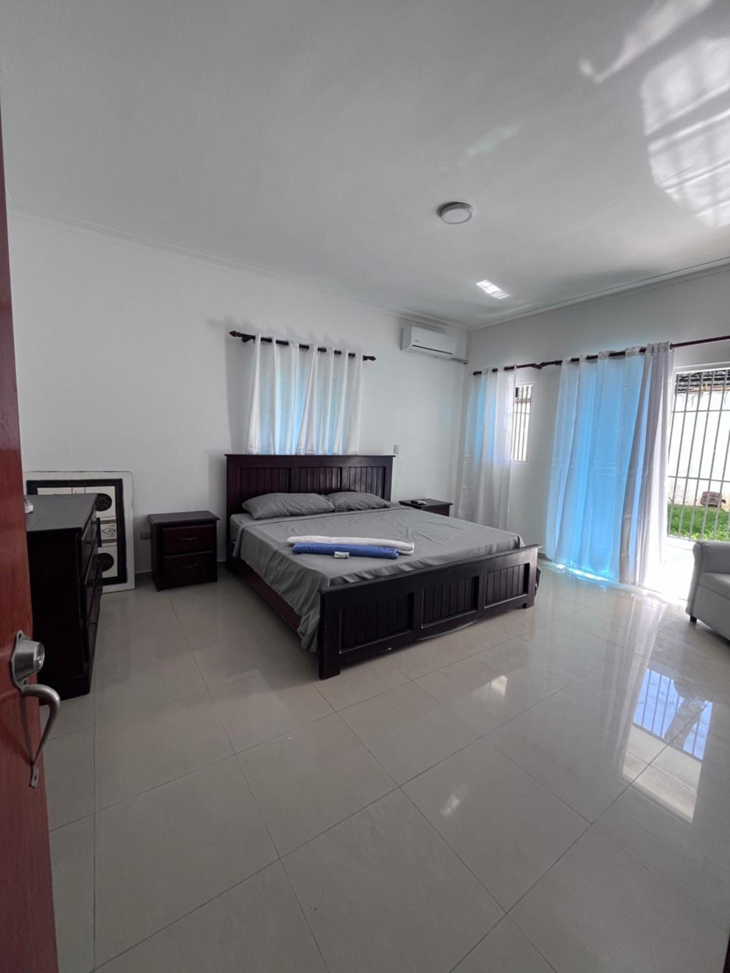 Homestay Beachside Private & Private Bathroom In Spacious *