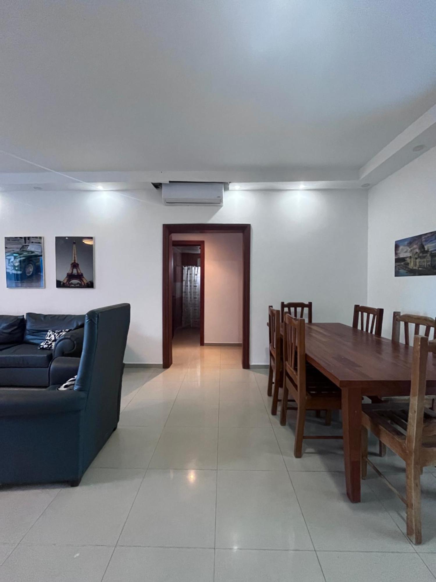 King Size Bed With Pool - Beachside 2 Bedroom
