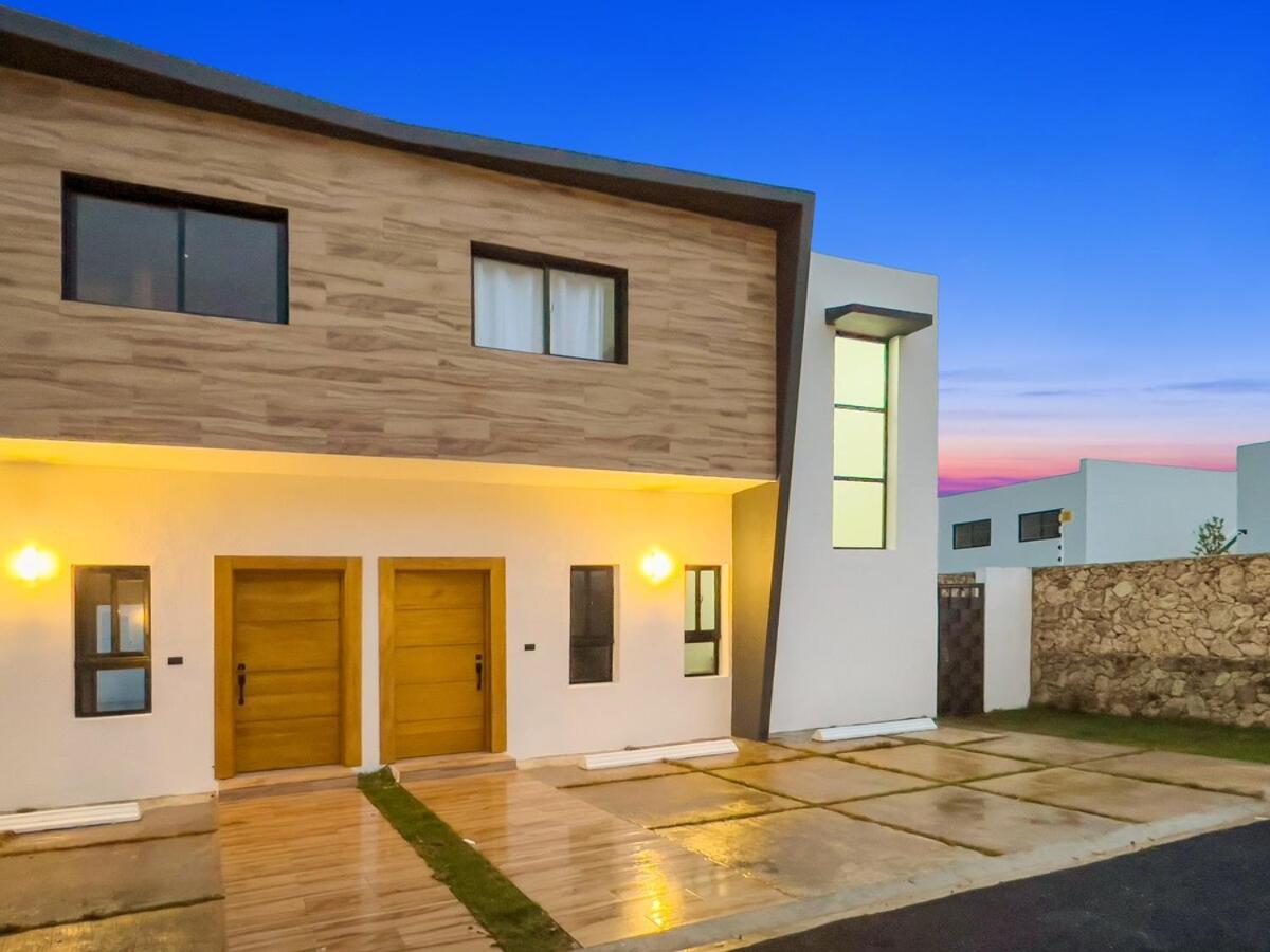 3-bdrm W Private Pool *