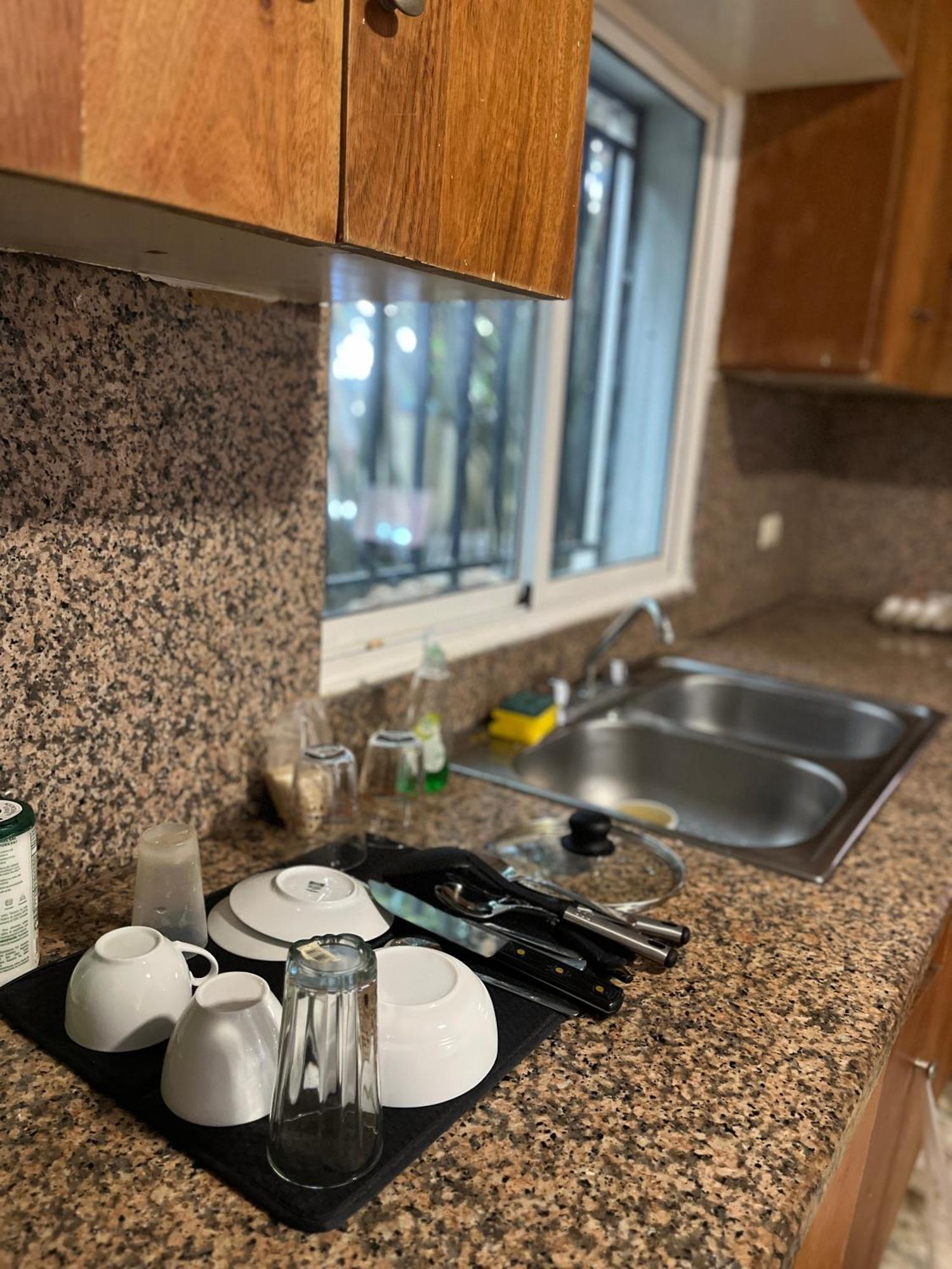 Homestay Beachside Private & Private Bathroom In Spacious *