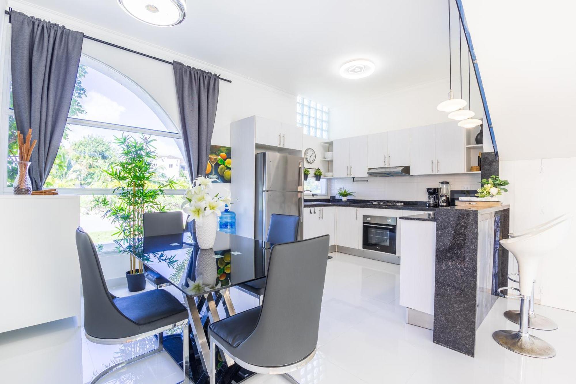 New Stylish 3br With Private Pool & Terrace *