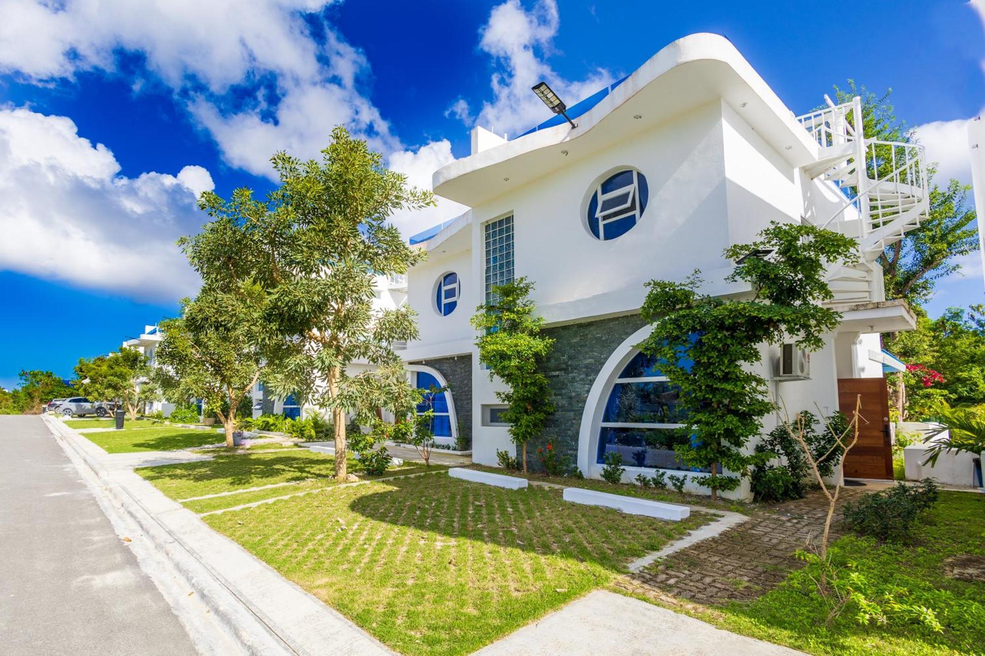 New Stylish 3br With Private Pool & Terrace