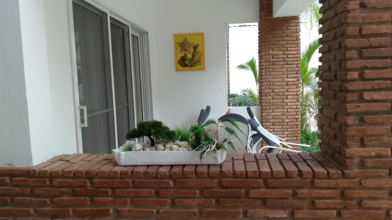 Apartamento Caribbean Rainbow With Pool - Beach, Bars & Services Close By