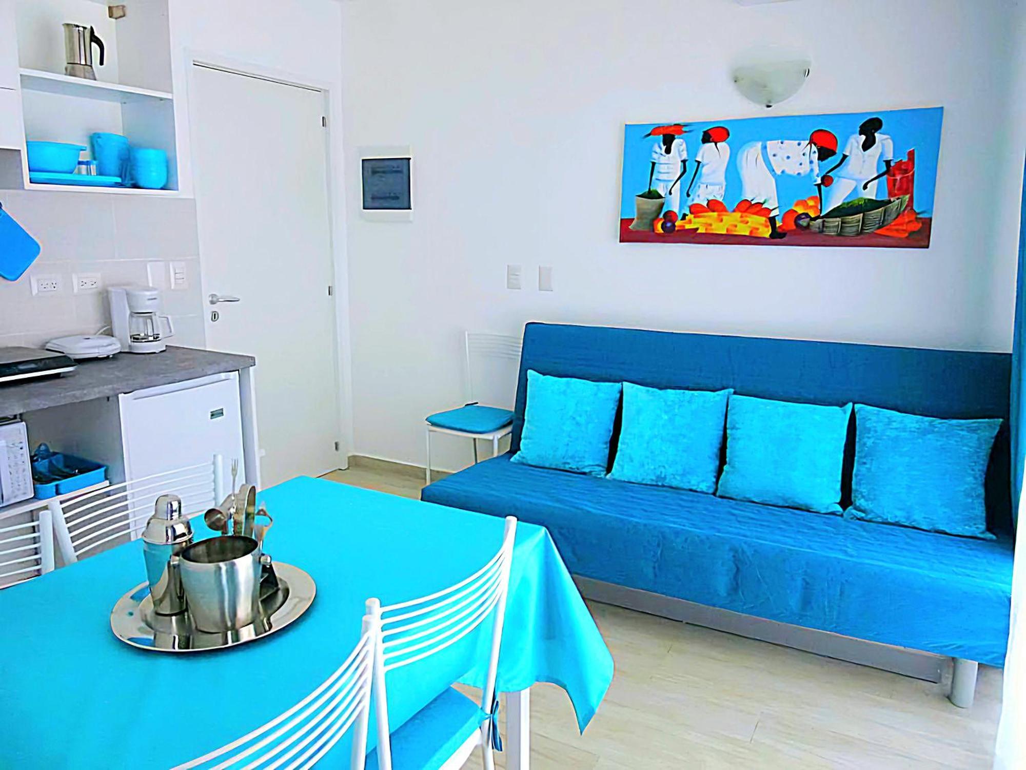 Caribbean Rainbow With Pool - Beach, Bars & Services Close By
