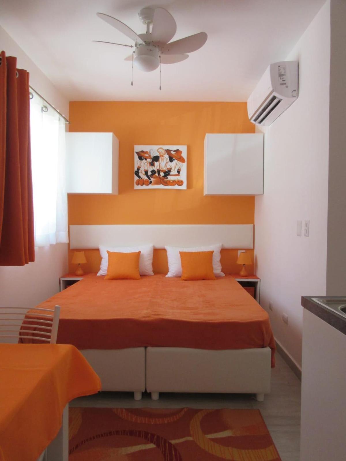 Caribbean Rainbow With Pool - Beach, Bars & Services Close By Apartamento *