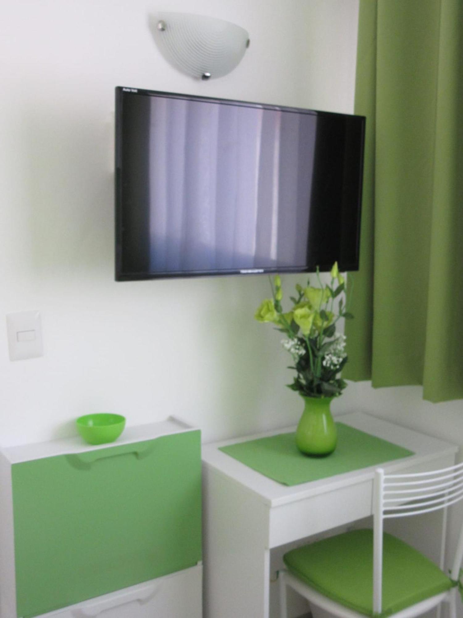 Caribbean Rainbow With Pool - Beach, Bars & Services Close By Apartamento *