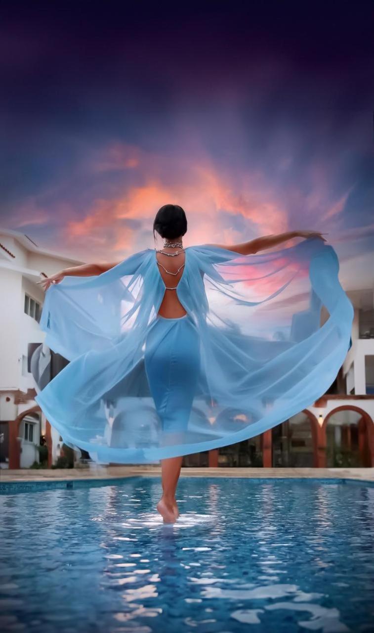 Caribbean Rainbow With Pool - Beach, Bars & Services Close By *