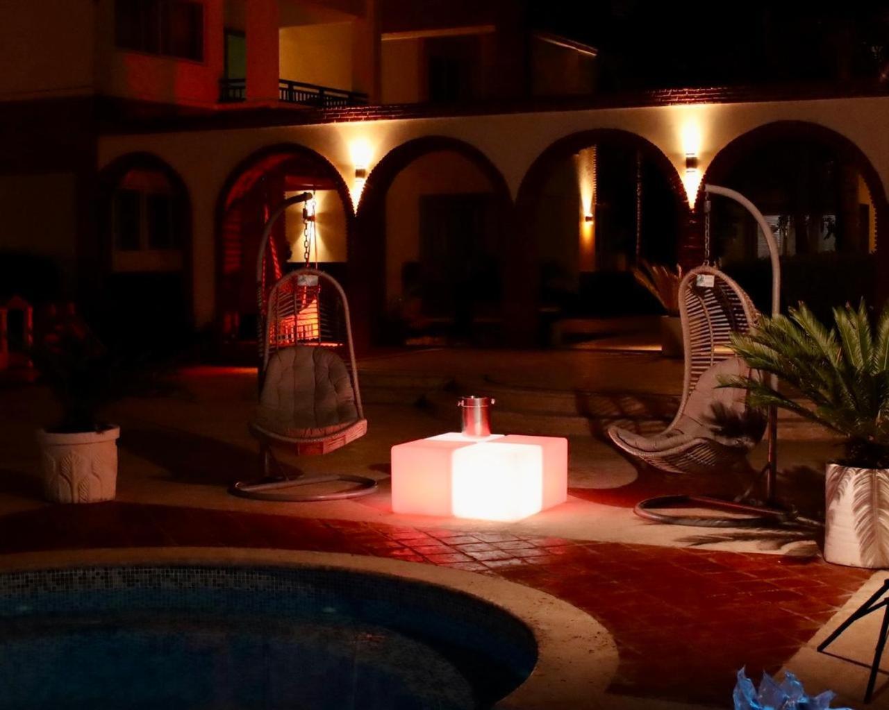 Caribbean Rainbow With Pool - Beach, Bars & Services Close By Apartamento