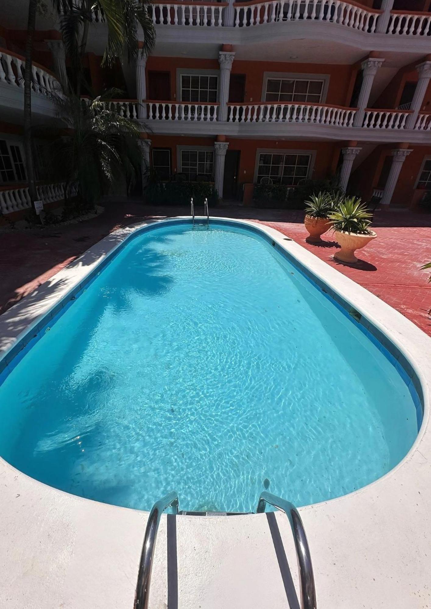 -bibiajua -suite Club Y Swimming Pool -vip Punta Cana