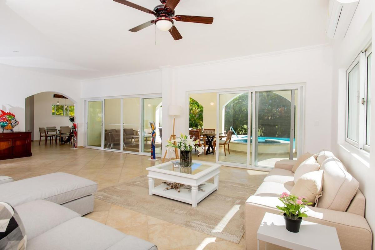 Villa Stunning 4 Bedroom Luxury Punta Cana