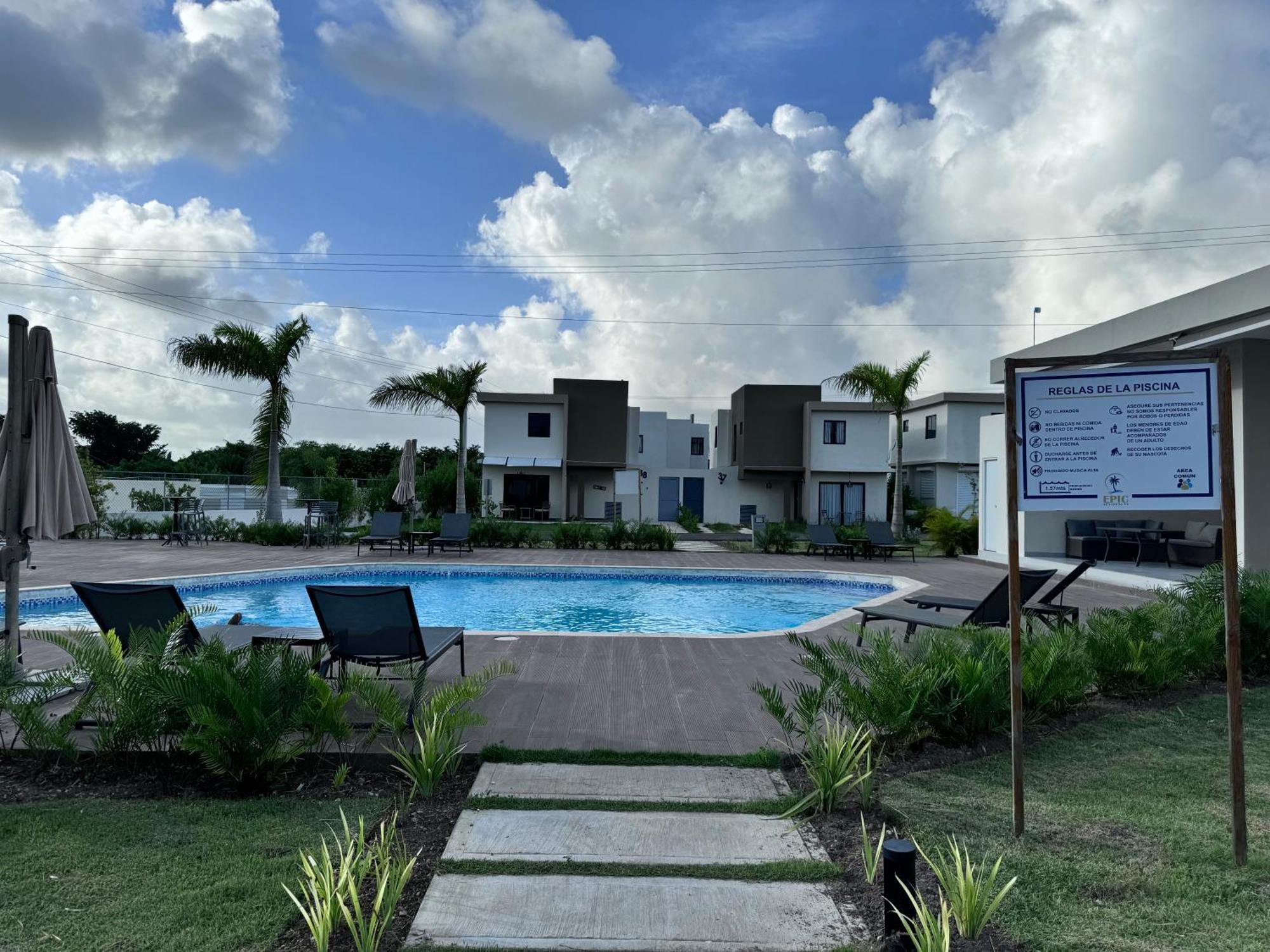 Con Piscinas Y Amenidades In Lodge