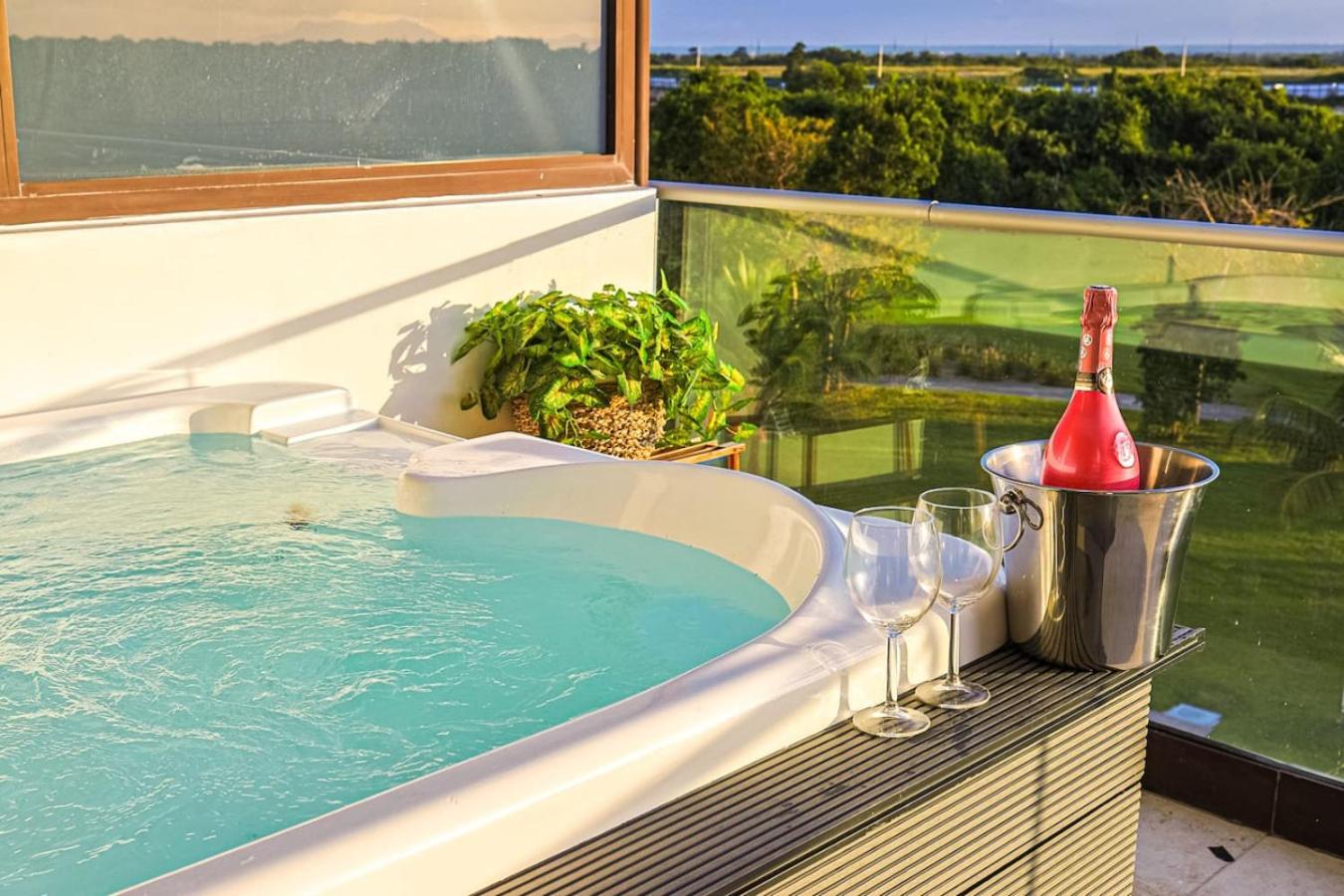 Cozy Hideaway Apt, Jacuzzi Apartamento *