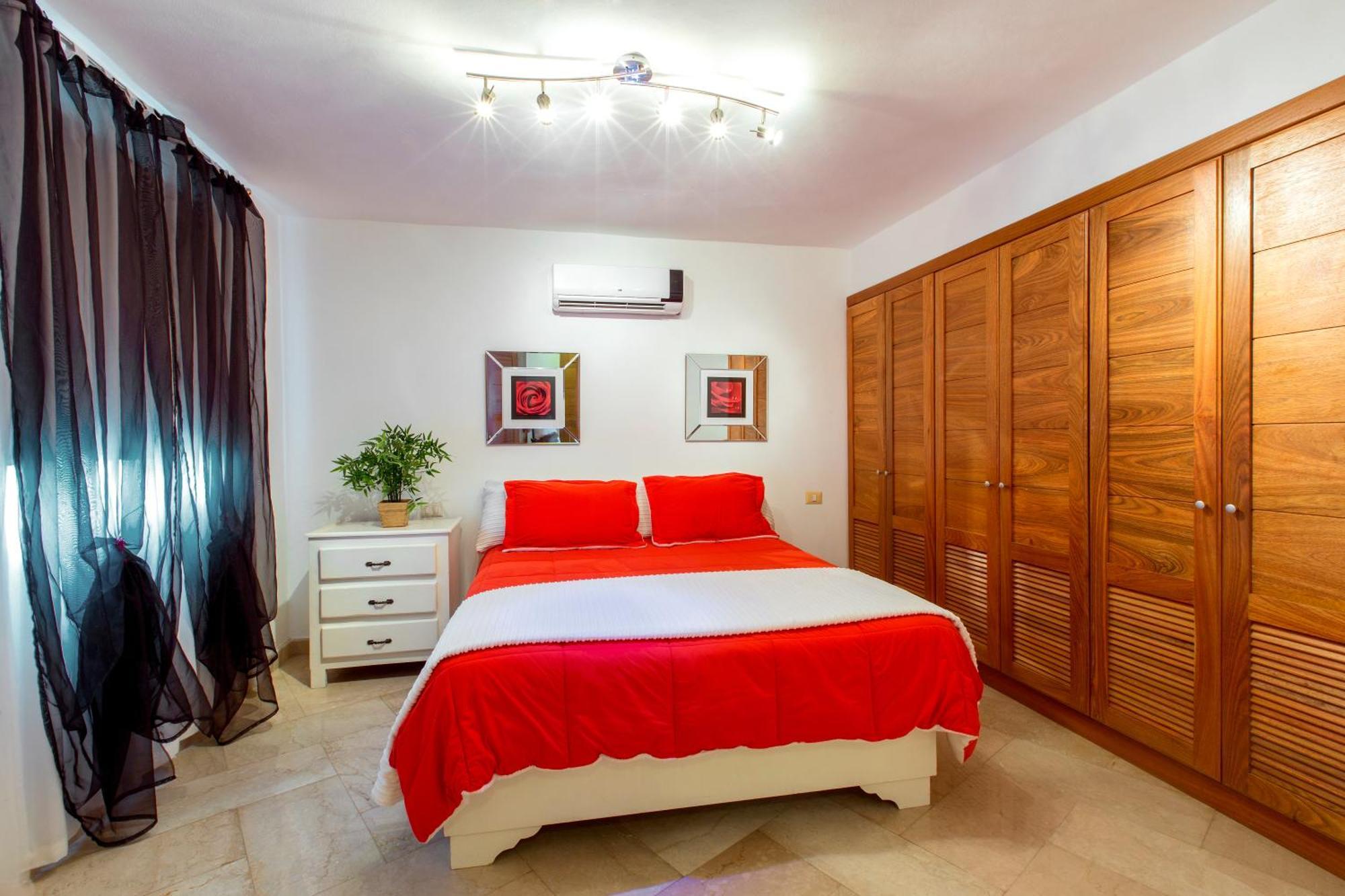 Aventura Tropical - And - Playa Corales Hotel