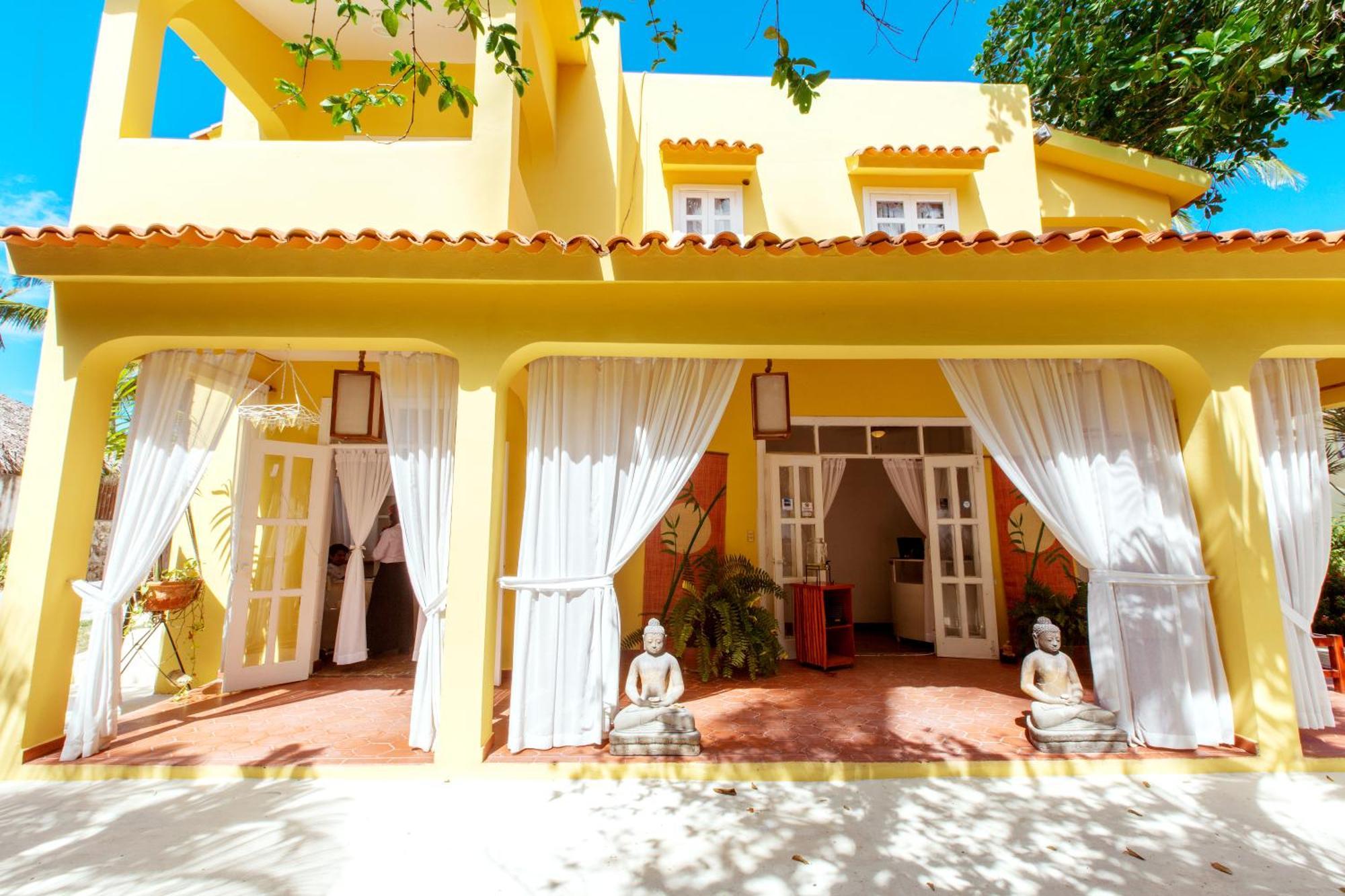 Aventura Tropical - And - Playa Corales Hotel Punta Cana