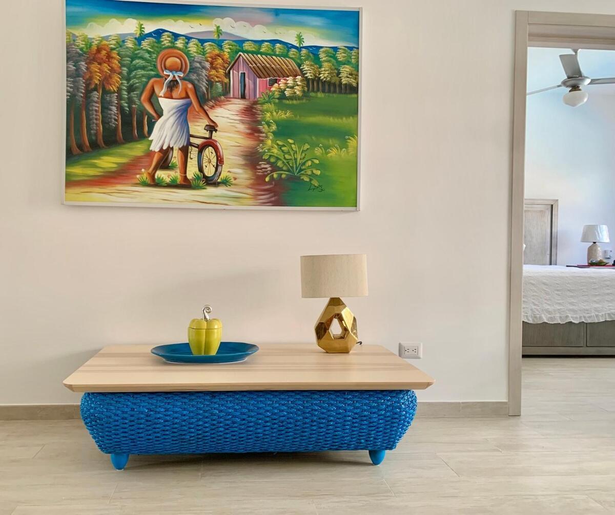 Luxurious Spacious 2-bedroom Apartment, Steps From *