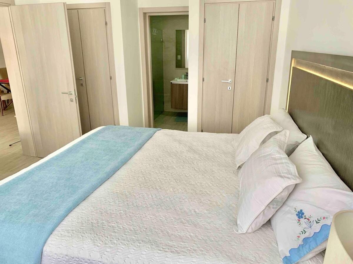 Luxurious Spacious 2-bedroom Apartment, Steps From Apartamento Punta Cana