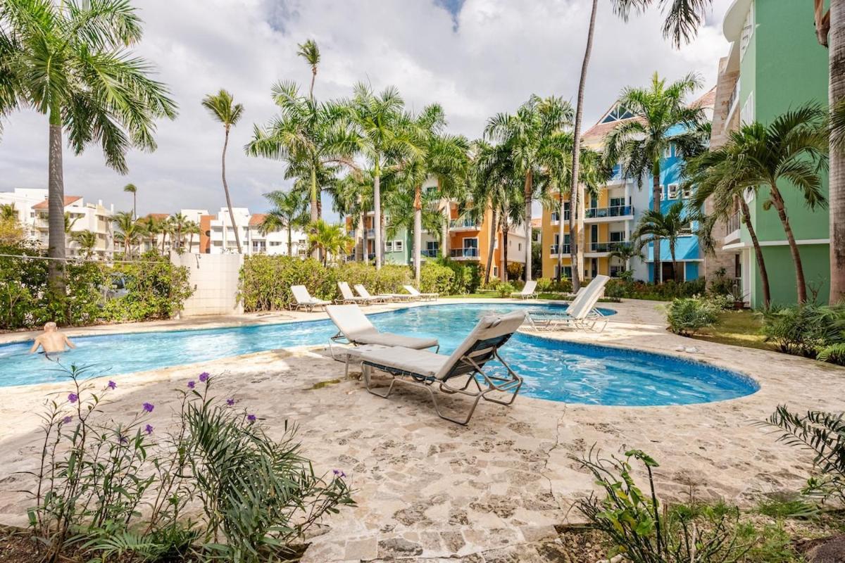 King Size Bed With Pool - Beachside 2 Bedroom *