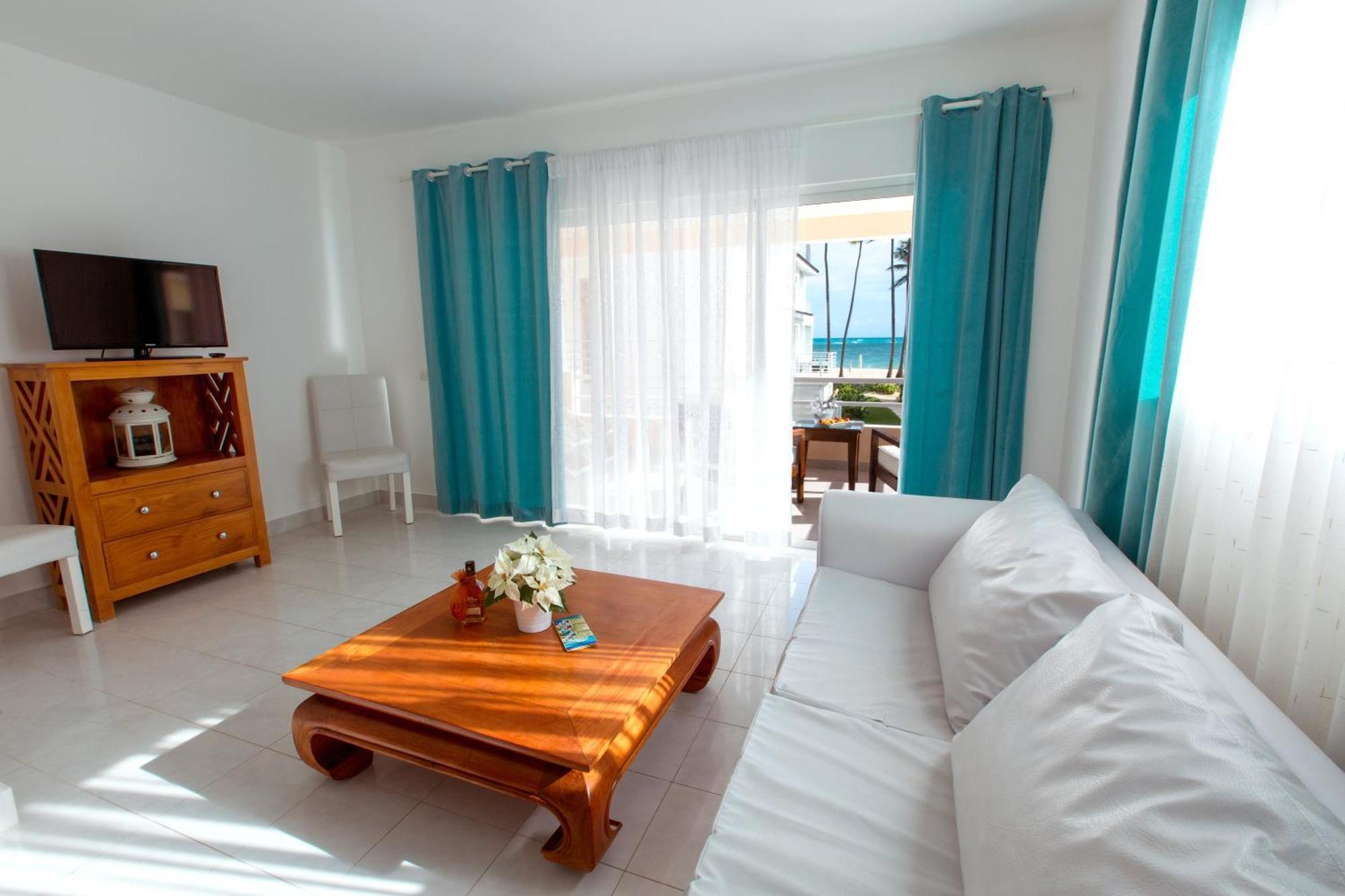 Apartahotel Caribbean Village Playa Corales 5*