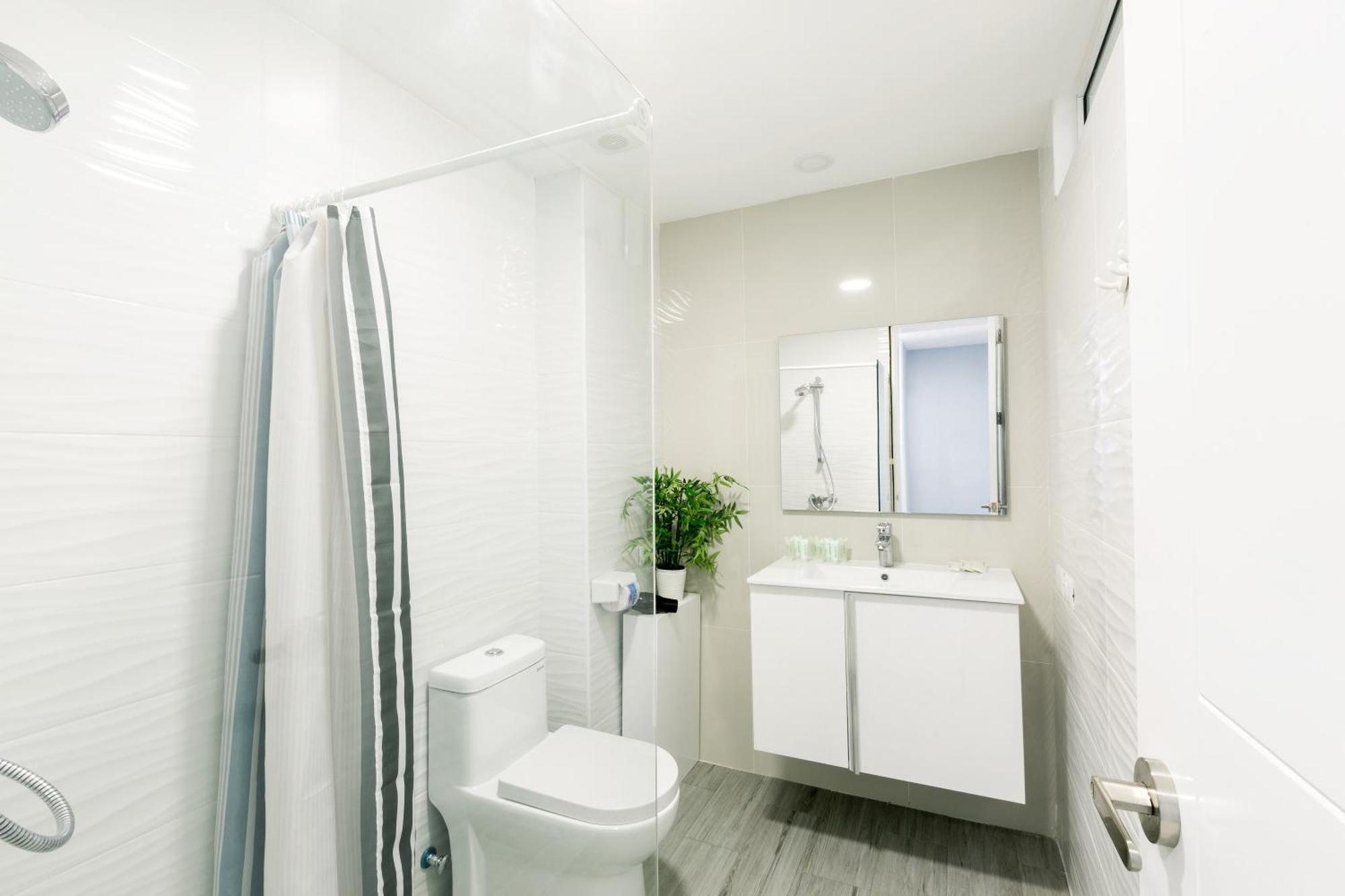 Apartahotel Ducassi And - Rooftop Pool, Club, Breakfast And Wifi
