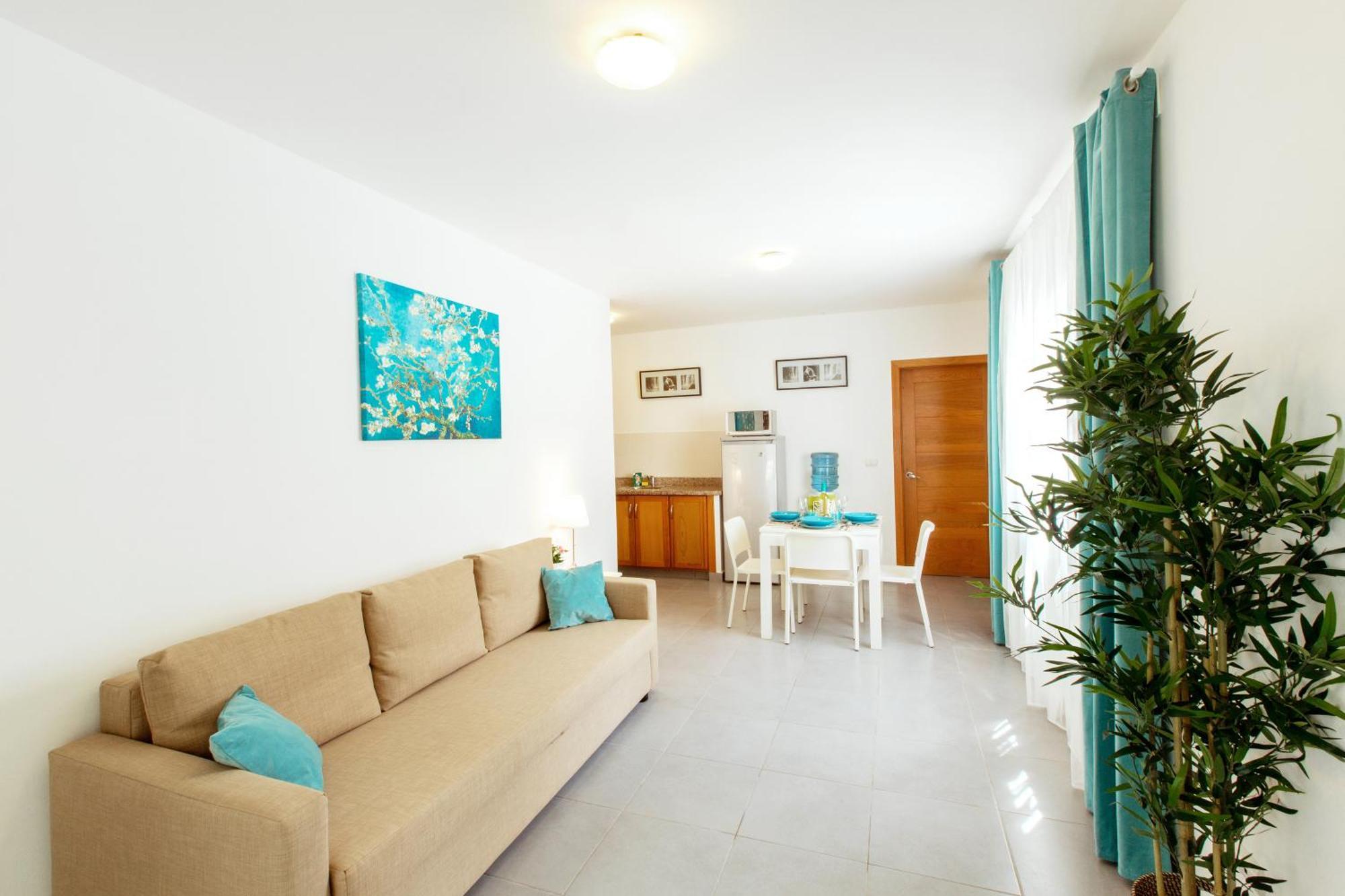 Sunny Deluxe Playa Corales - Wifi, Beach, Pool Apartahotel Punta Cana