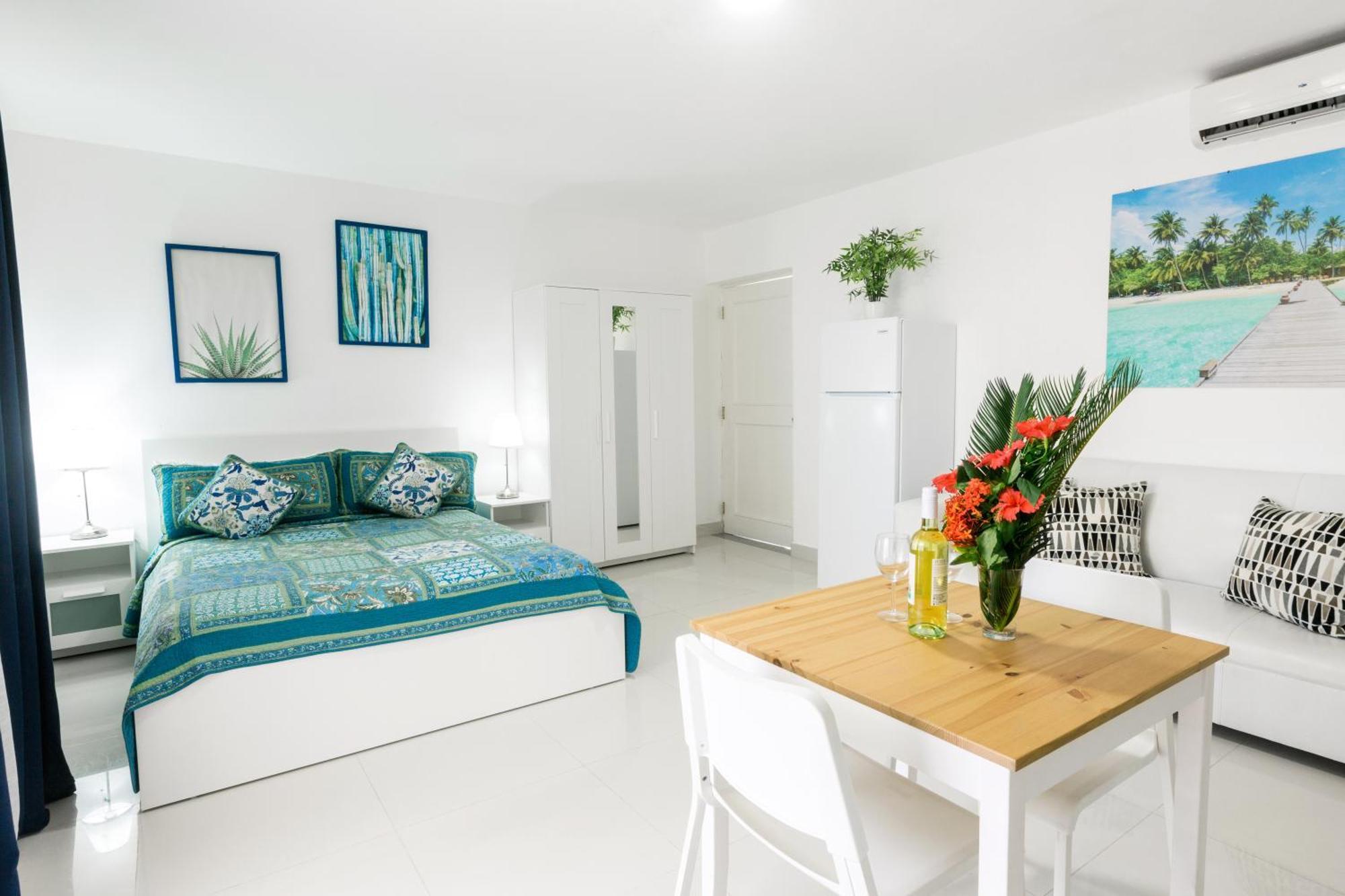 Sunny Deluxe Playa Corales - Wifi, Beach, Pool Apartahotel 5*