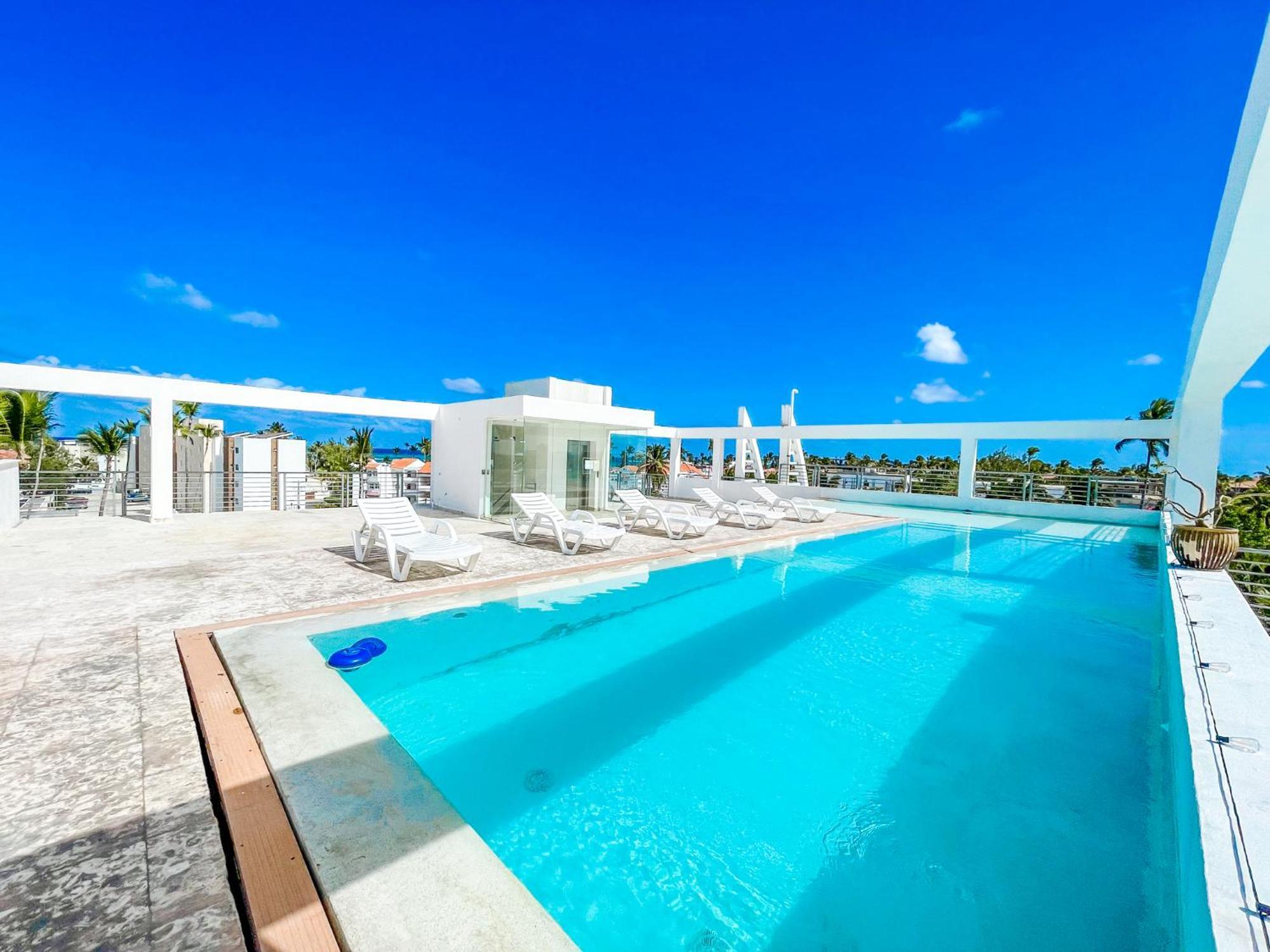 Caribbean Rooftop Pool Ducassi Club & 5*