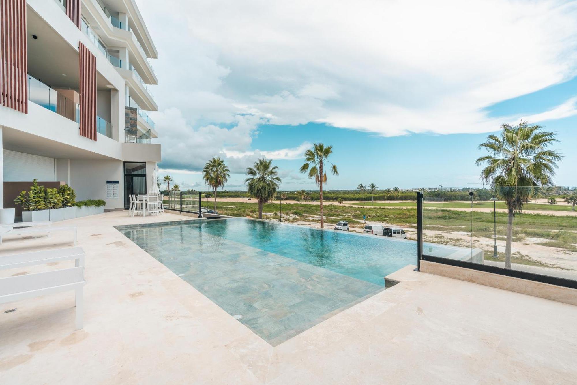 With Terrace And 2 Bedrooms In Cap Cana Apartamento