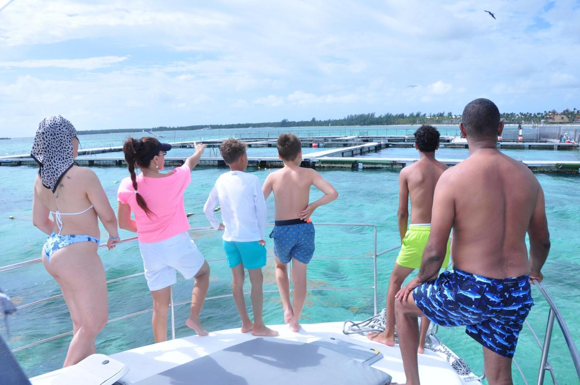 Hotel en barco Snorkeling Boat Tour In