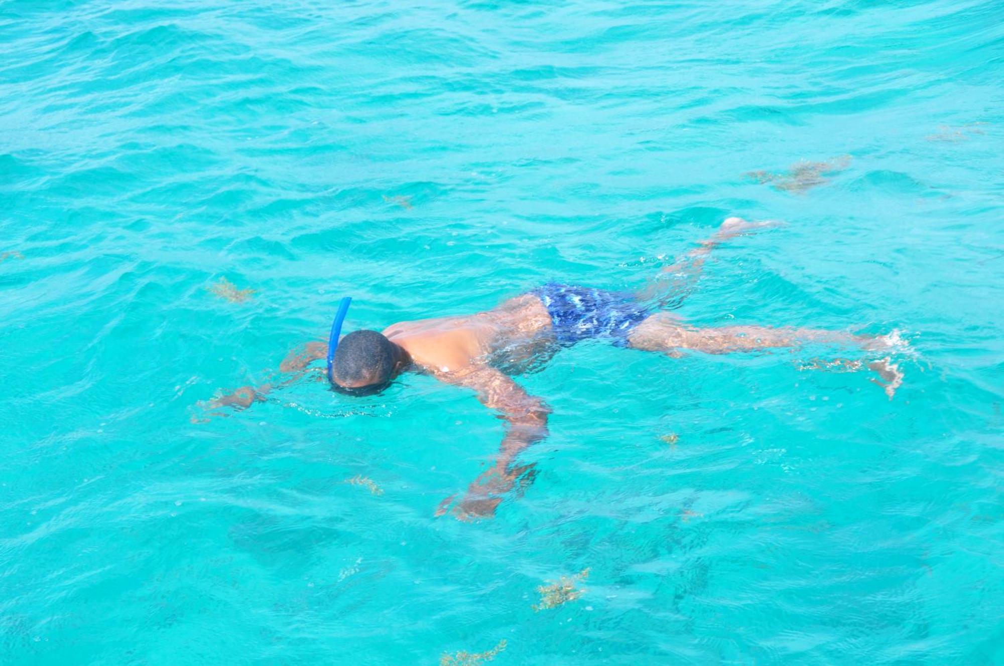 Hotel en barco Snorkeling Boat Tour In