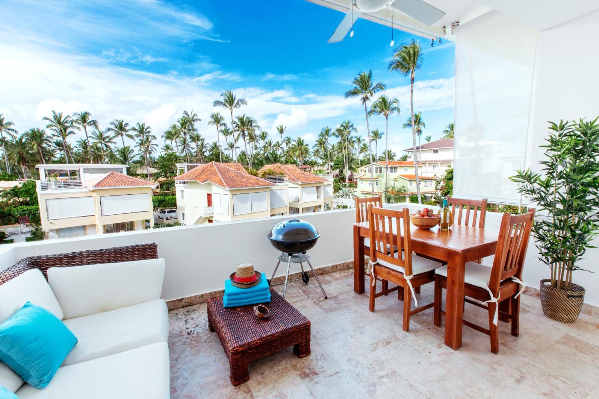 Dream Island & Ocean View Pool Playa Corales Aparthotel Punta Cana