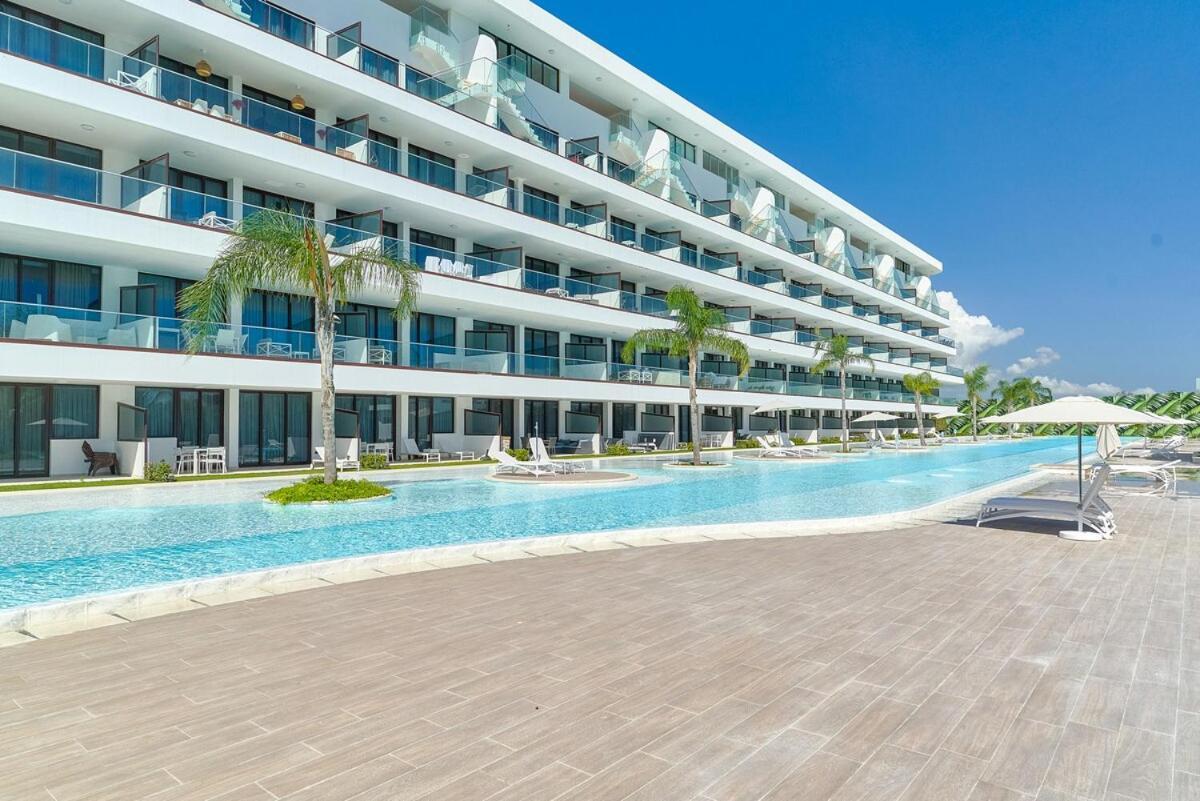 Luxury With Beach, Golf, Pool, Casino And Punta Cana