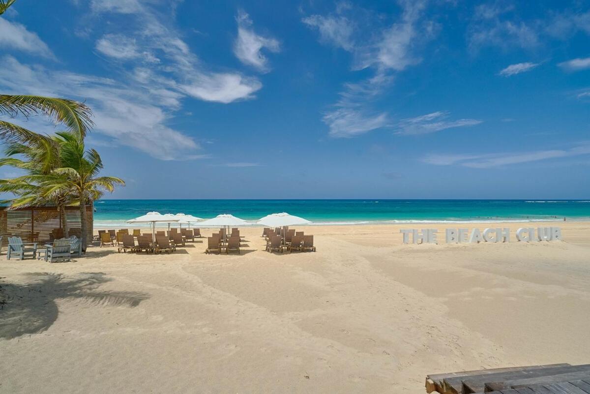 Luxury With Beach, Golf, Pool, Casino And